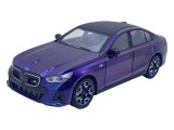 Macheta BMW M5 albastru G60 scara 1:24 deschide usile si capotele, sunet si lumini