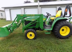Tractor JOHN DEERE 4310