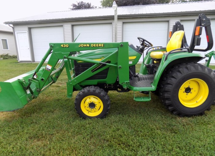 Tractor JOHN DEERE 4310