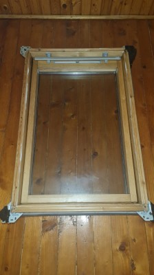 Fereastra de mansarda Velux lemn foto