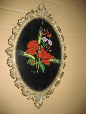 A216-Aplica rama bronz pictata flori semnata DAISY spate lemn.