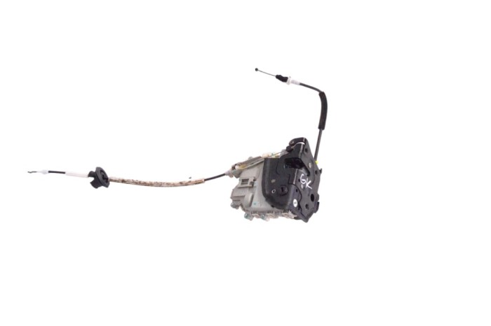 &Icirc;ncuietoare ușă st&acirc;nga spate AUDI Q5 8R 2010 OEM: 8K0839015C | 17572579