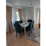 Set Aug masa alb lucios 160/200/240 cm +6 scaune tapitate verde