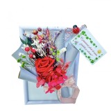 Mini aranjament floral in rama cu flori criogenate (Rosu)