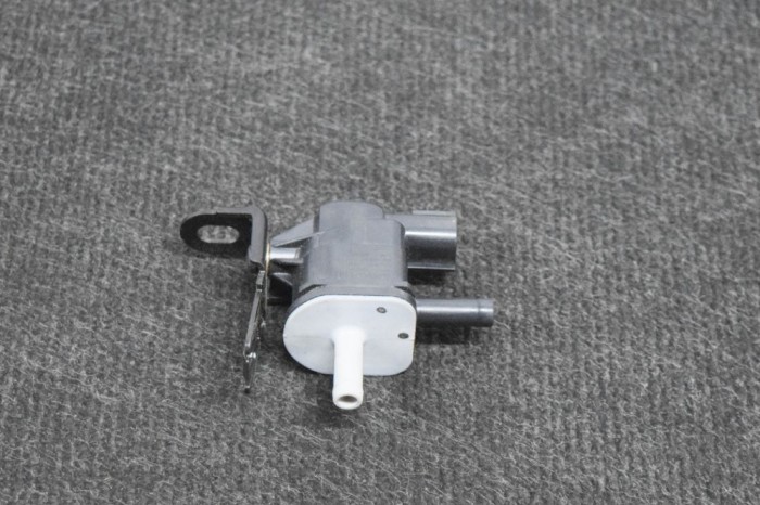 Supapa solenoid LEXUS NX _Z1_ 2018 OEM: 136200-7010,90919-12276,150827-6 | 11299315