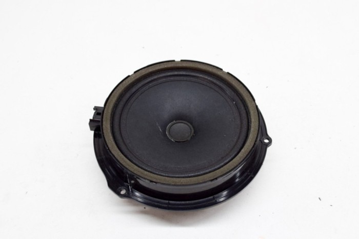 Difuzor ușă dreapta spate LAND ROVER RANGE ROVER EVOQUE L538 2018 OEM: JJ32-18808-AA 13903628