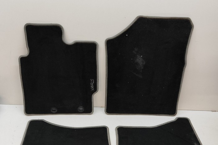 Set covorașe TOYOTA YARIS _P13_ 2010 OEM: PZ410-B035H-BN | 28147251