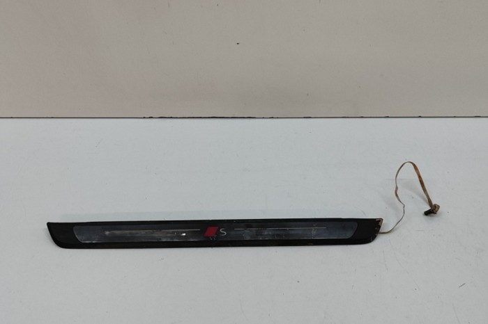 Ornament prag interior dreapta față AUDI A5 Avant 2024 OEM: 8B3947417D | 31880430