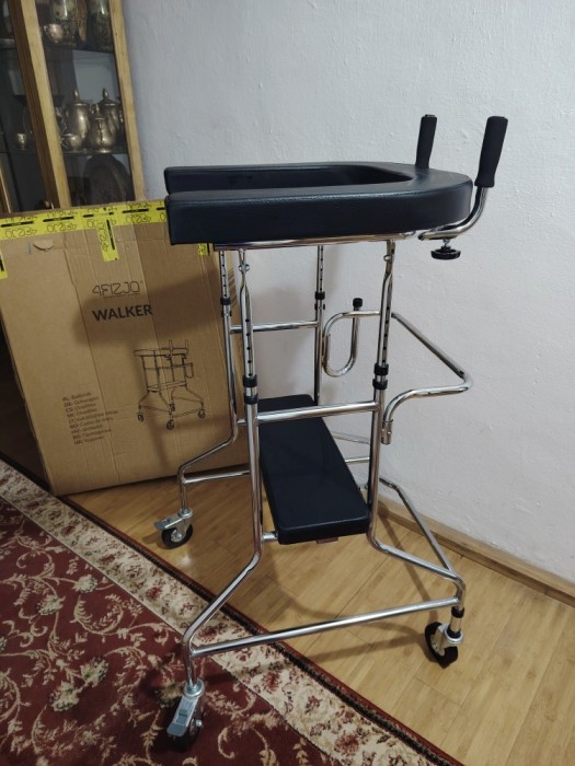 Cadru de mers Walker 4F8ZJO