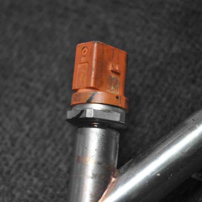 Rampa de combustibil dreapta AUDI A8 D4 4H_ 2013 OEM: 079133316BE