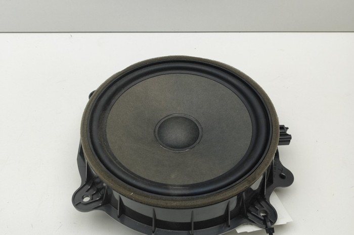 Difuzor ușă st&acirc;nga față TESLA MODEL 3 2019 OEM: 1079744-00-E 30205357