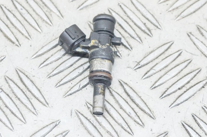 Injector de combustibil VW GOLF VII 5G1, BQ1, BE1, BE2 2014 OEM: 06L906031A,0280158266 12215908