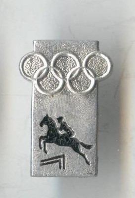 Insigna Olimpica Olimpiada - CERCURI OLIMPICE - CALARIE - ECHITATIE foto
