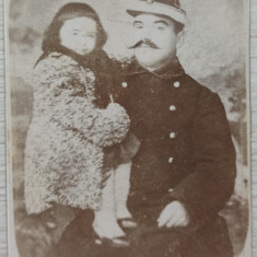 Militar roman cu fetita in brate// CDV Fotografia Chaland Jassy 1891