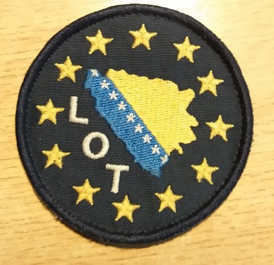 C7 110 - Ecuson tematica militara - misiune in Bosnia LOT - piesa de colectie foto