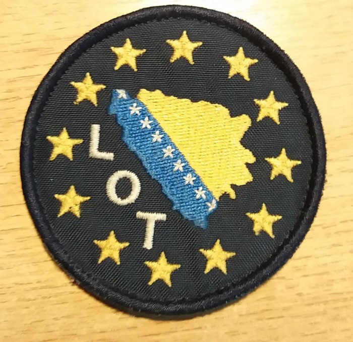 C7 110 - Ecuson tematica militara - misiune in Bosnia LOT - piesa de colectie