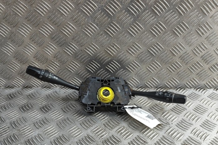 Maneta semnalizare ștergătoare NISSAN PATROL GR V Wagon Y61 2003 OEM: 25567-VB000,25540-3L100,25260-6W500 31219040