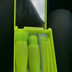 Trusa machiaj pensule cu oglinda-de luat în geanta farduri verde neon