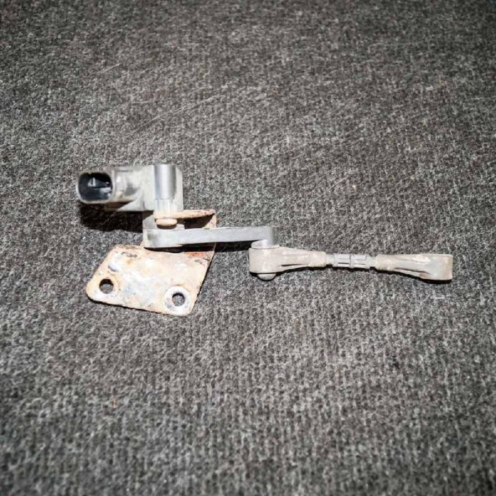 Senzor de nivel &icirc;nălțime st&acirc;nga spate LAND ROVER RANGE ROVER EVOQUE L538 2014 OEM: BJ32-3D026-AA | 2607188