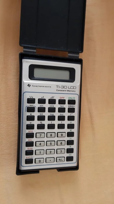 CALCULATOR TEXAS TI-30 LCD CONSTANT MEMORY