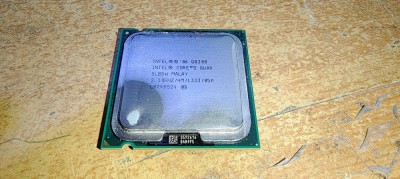 Procesor PC Intel Core 2 Quad Q8300 SLGUR 2.5Ghz LGA775 foto