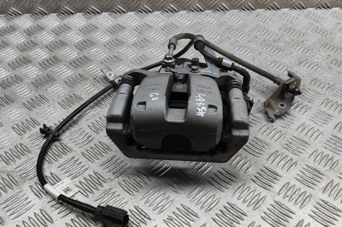 Etrier de fr&acirc;nă dreapta spate TESLA MODEL Y 2023 OEM: 1044624-00-J,1044626-00-B 28455336