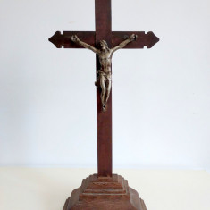 ** Cruce veche de altar, de lemn cu Crist de metal, 29.5cm inaltime, vintage