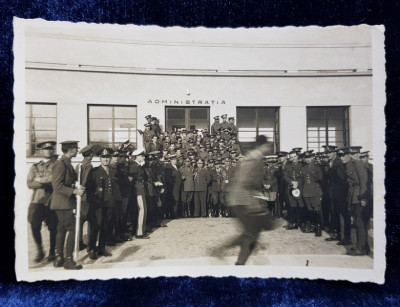 ELEVII UNEI SCOLI MILITARE IN VIZITA LA ABATORUL DIN CONSTANTA , FOTOGRAFIE , MONOCROMA , PERIOADA INTTERBELICA foto