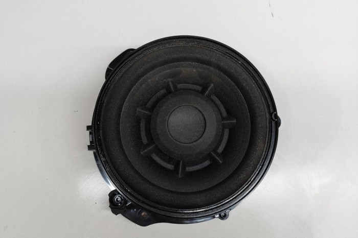 Difuzor ușă st&acirc;nga față LAND ROVER RANGE ROVER VELAR L560 2020 OEM: J8A2-18808-EB 22308622