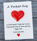 Imbratisare de buzunar , Card romantic cu inima rosie 3D