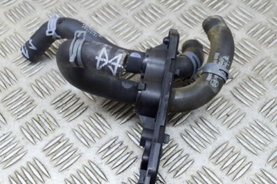 Furtun de lichid de răcire PORSCHE CAYENNE 92A 2017 OEM: 7P5819376A,7P5.819.376.A,7P5819370,7P5.819.370 | 17149417 foto