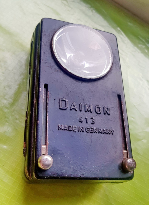 E21-I-Lanterna veche militara DAIMON 413 Germania metal. Piesa de colectie.