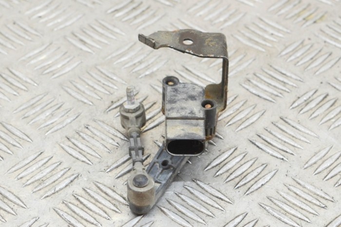 Senzor de nivel &icirc;nălțime dreapta față LAND ROVER RANGE ROVER SPORT II L494 2018 OEM: CPLA-3D026-AA | 13581924