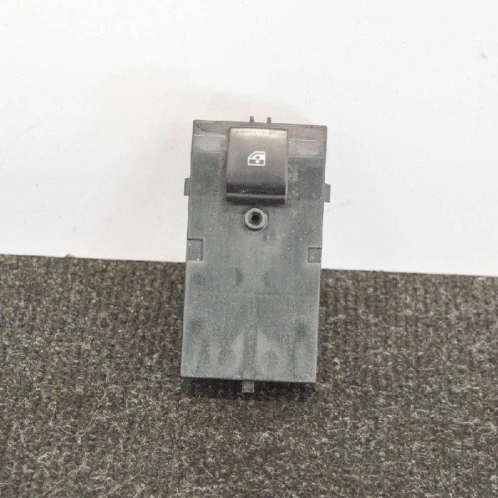 Buton geam ușă st&acirc;nga față OPEL ASTRA K 2018 OEM: 13408448 3811047