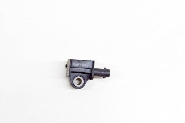 Senzor de impact lateral st&acirc;nga BMW 6 Coupe F13 2013 OEM: 9224177 17473563
