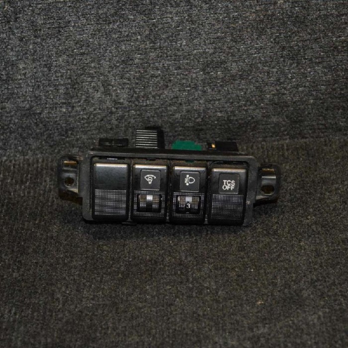 MAZDA MPV II LW 2004 OEM: NERA SKU: 1477650