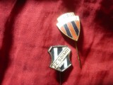 2 Insigne de Fotbal vechi -CSM SIBIU si SOIMII SIBIU , metal si email si plastic