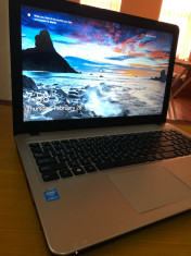 laptop Asus i3 foto