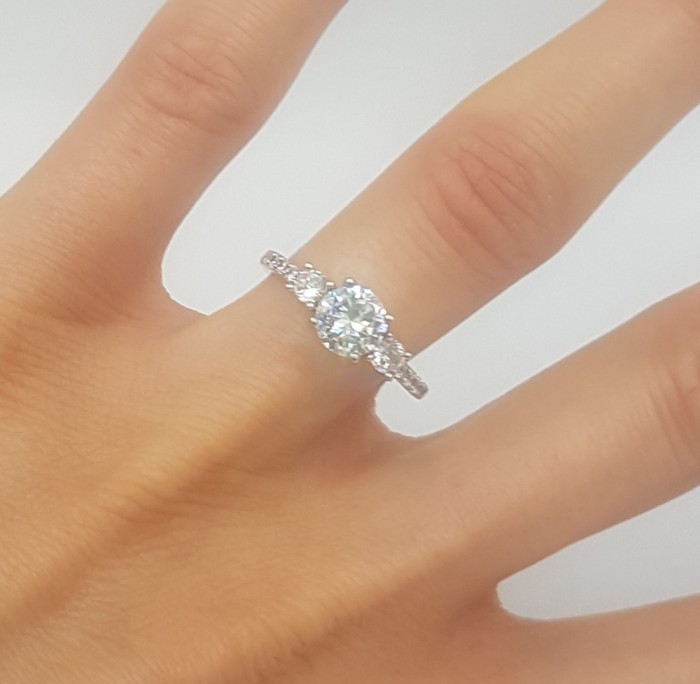 Superb inel din argint si zirconii - model fin si elegant/logodna