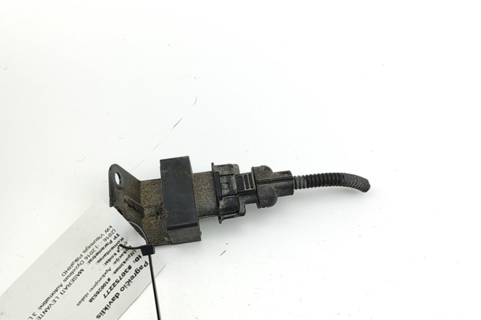 Senzor de accelerație MASERATI LEVANTE SUV M161 2016 OEM: 670005816,002455000115 30752277