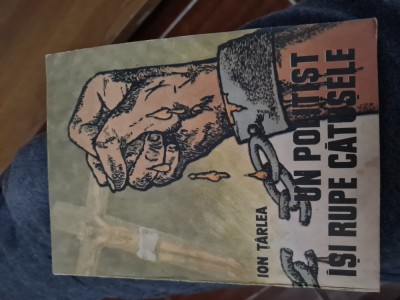 Un politist isi rupe catusele-Ion Tarlea foto