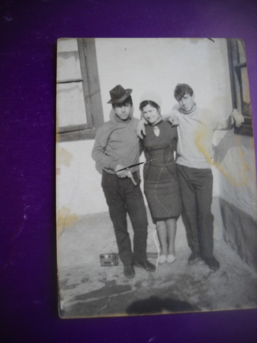 HOPCT 322 F FAMILIE IN ANUL 1968 -FOTOGRAFIE VECHE-TIP 1/2 CP