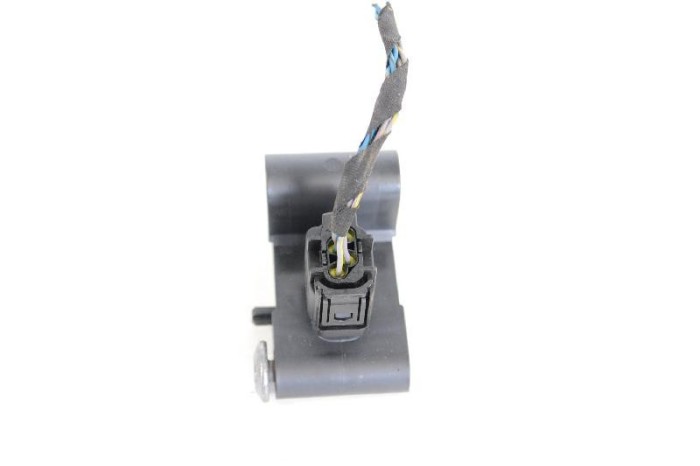 Senzor de impact dreapta față BMW 1 E87 2009 OEM: 6911003 4085728