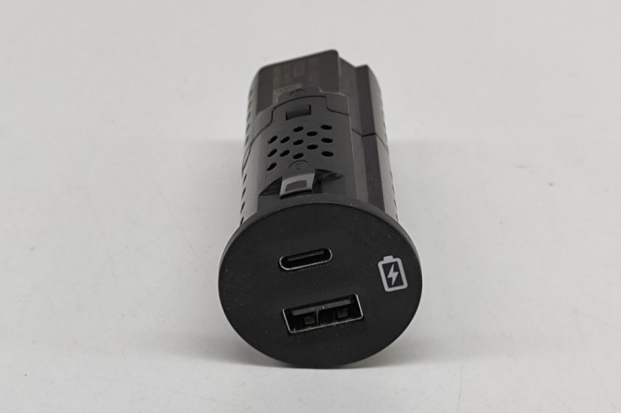 USB FORD USA Mustang Mach-E 2022 OEM: MU5T-19J211-GA | 22750620