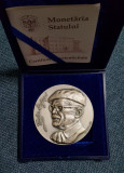 Medalie / placheta Tudor Arghezi , gravor Ghe. Adoc