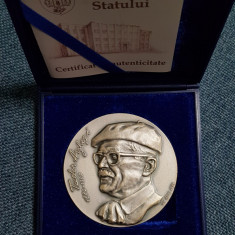 Medalie / placheta Tudor Arghezi , gravor Ghe. Adoc