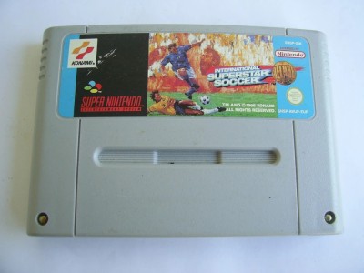 CASETA JOC SUPER NINTENDO INTERNATIONAL SUPERSTAR SOCCER DELUXE foto