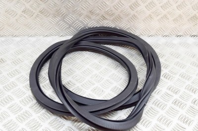 Garnitura ușă st&amp;acirc;nga spate VW ID.3 E11 2022 OEM: 10A867913D | 21219402 foto