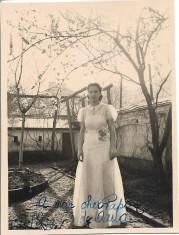 B110 Fotografie tanara in rochie de vara anii 1930 foto