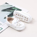 Pantofiori albi tip mocasini cu ciucurasi (Marime Disponibila: 9-12 luni